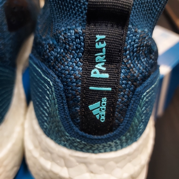 Adidas Parley blue shoes - Picture 3 of 4